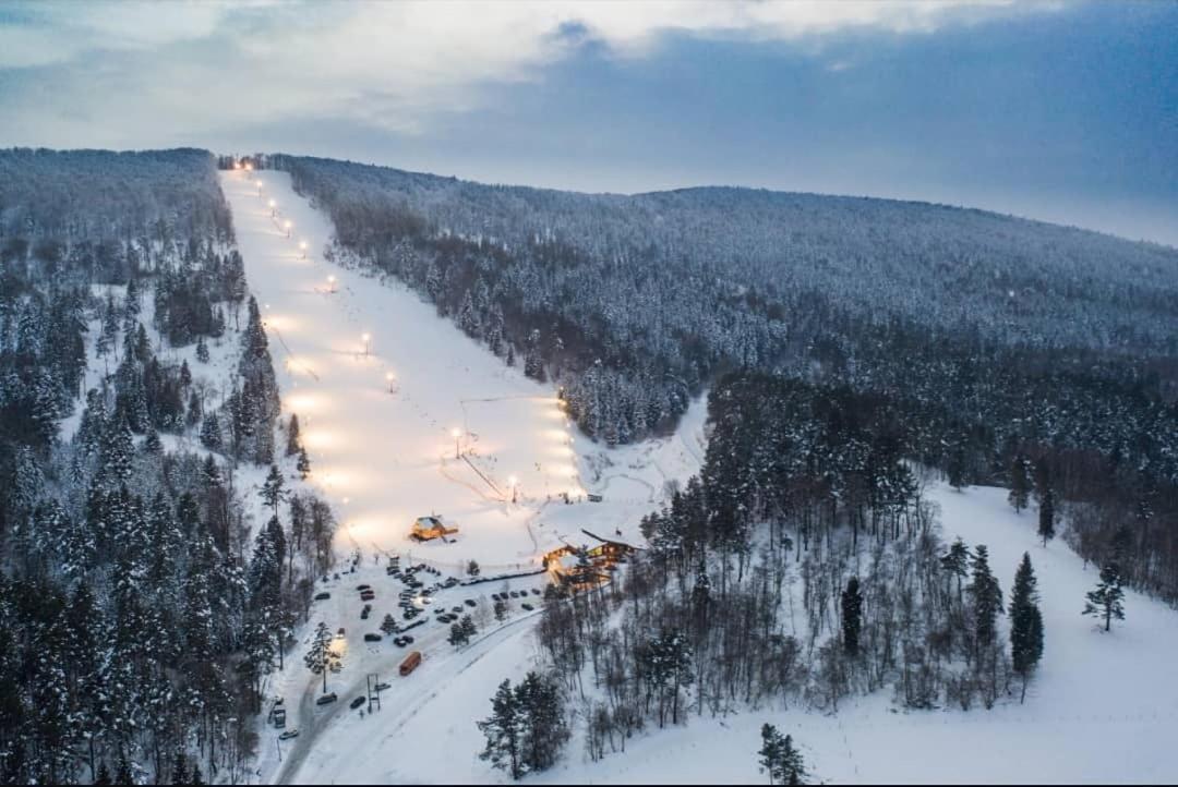 Pensjonat Laworta Ski Ustrzyki Dolne Eksteriør billede